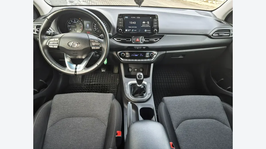 HYUNDAI i30 -