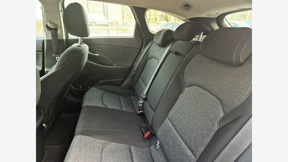 HYUNDAI i30 -