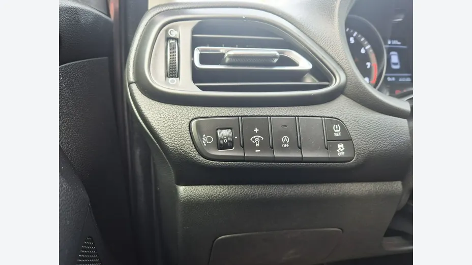 HYUNDAI i30 -