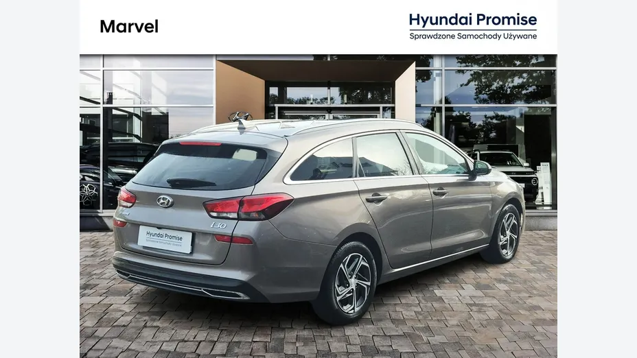 HYUNDAI i30 -