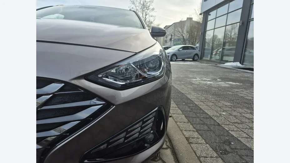 HYUNDAI i30 -