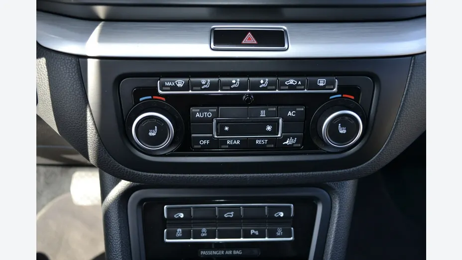 VOLKSWAGEN Sharan -