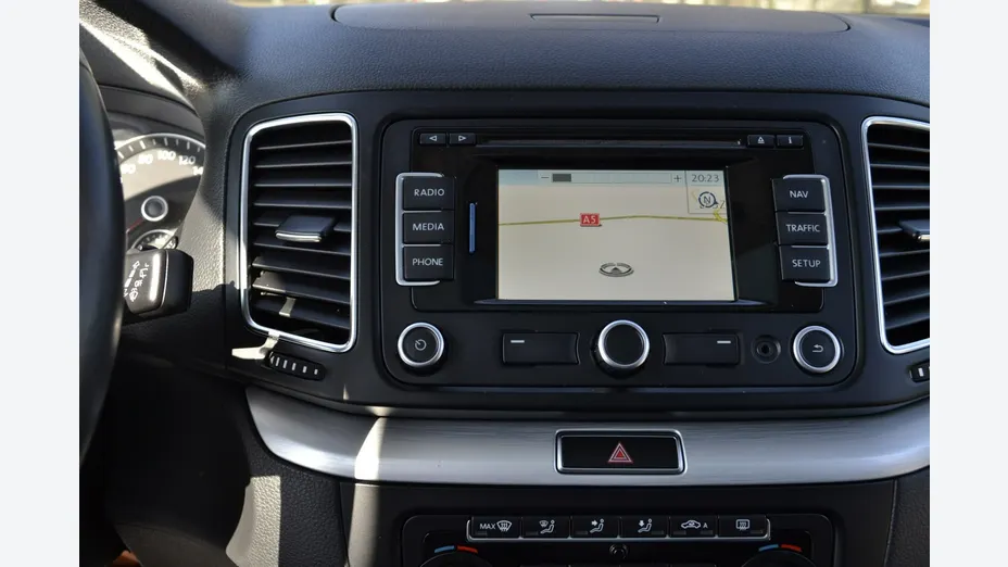 VOLKSWAGEN Sharan -
