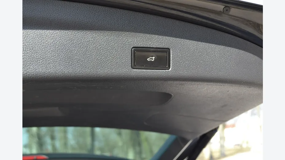 VOLKSWAGEN Sharan -