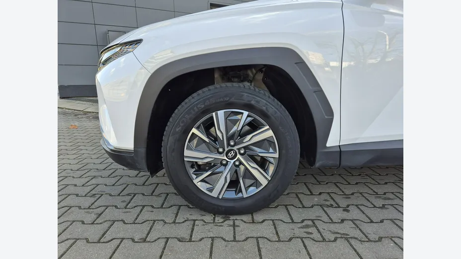 HYUNDAI Tucson -