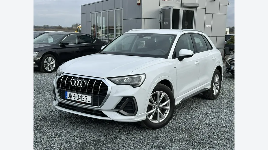 AUDI Q3 -