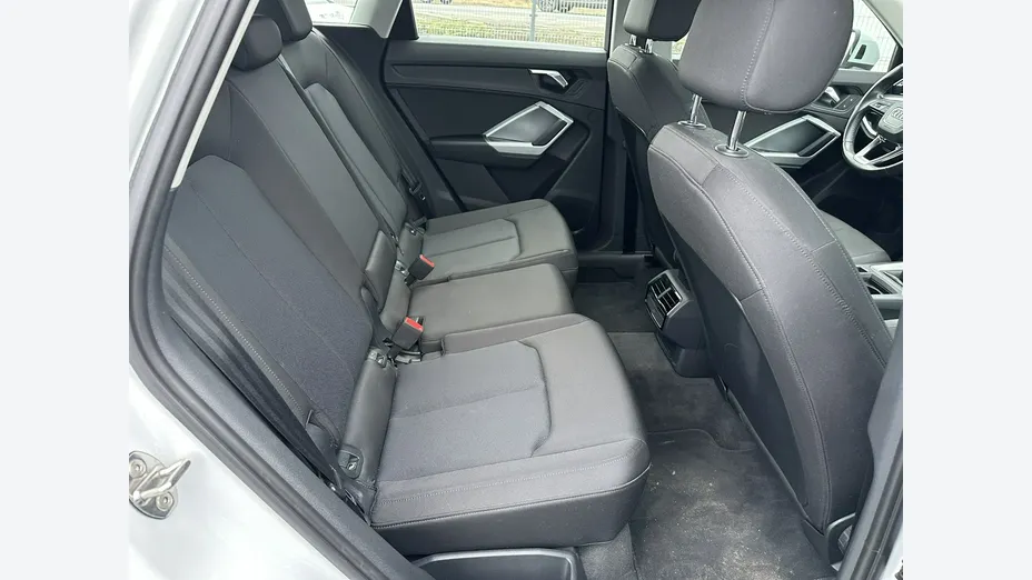 AUDI Q3 -