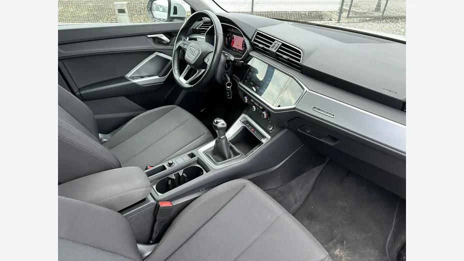 AUDI Q3 -