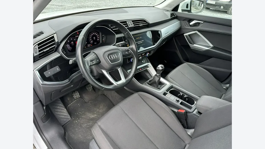 AUDI Q3 -