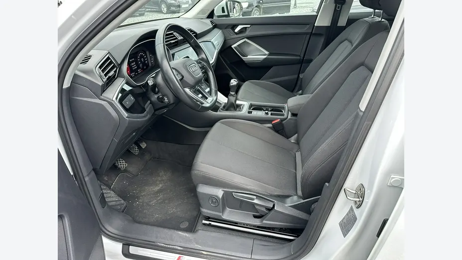 AUDI Q3 -