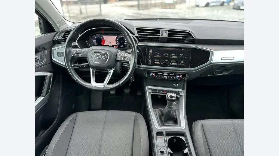 AUDI Q3 -