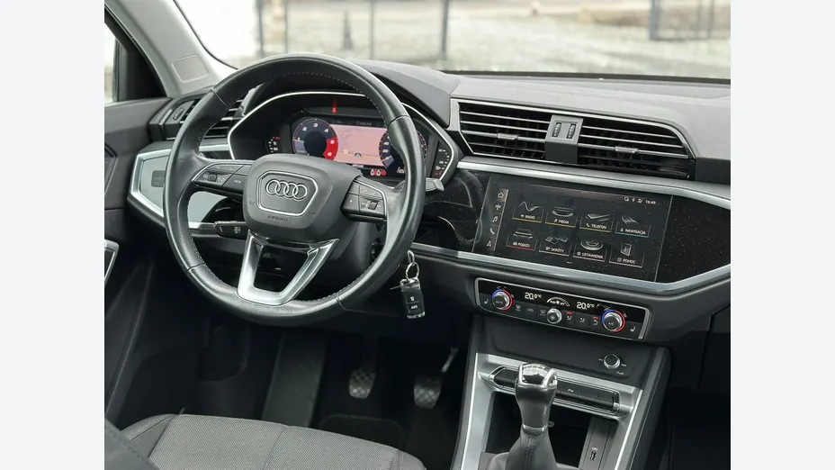 AUDI Q3 -