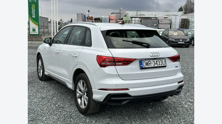 AUDI Q3 -