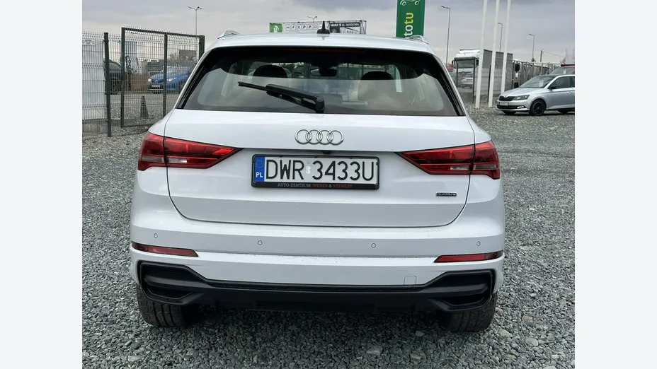 AUDI Q3 -