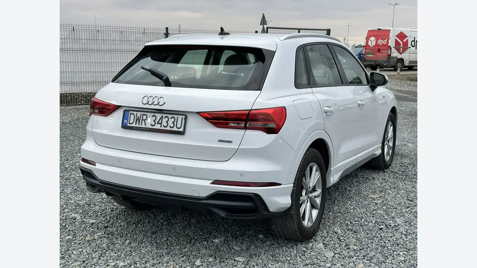 AUDI Q3 -