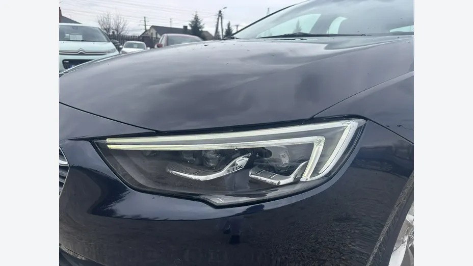 OPEL Insignia -