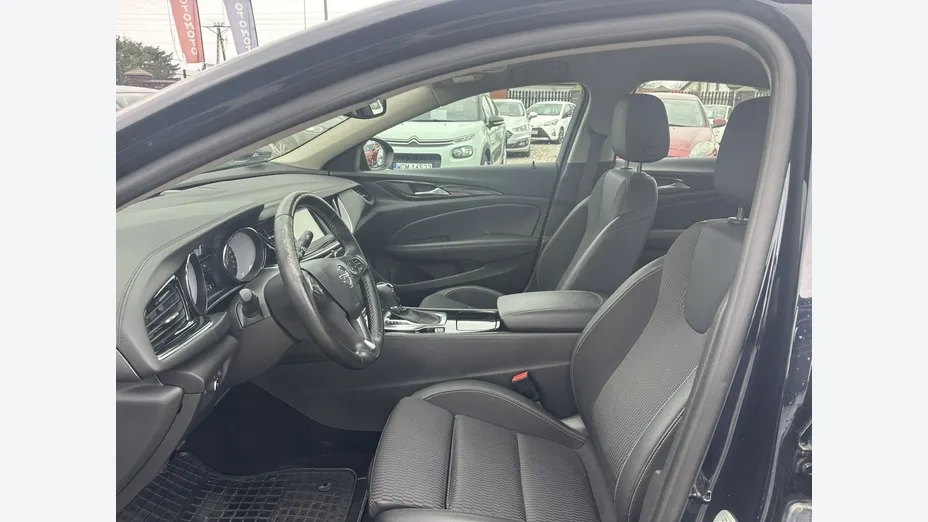 OPEL Insignia -