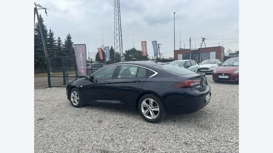 OPEL Insignia -