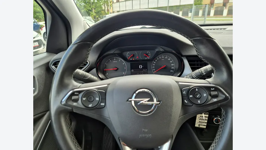 OPEL Crossland X -