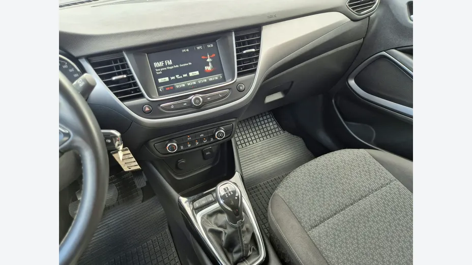 OPEL Crossland X -
