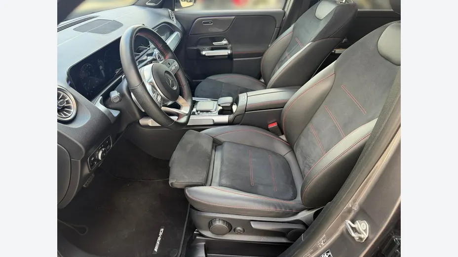 MERCEDES-BENZ GLB -