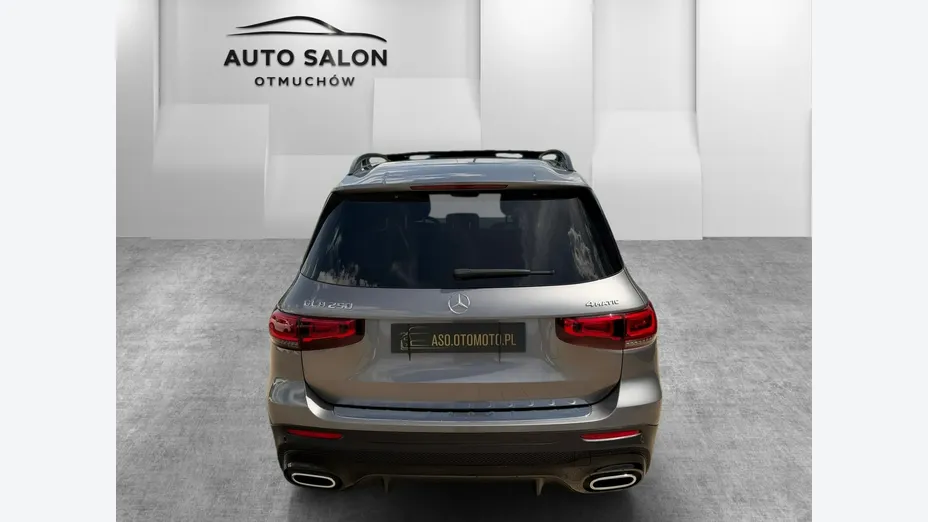 MERCEDES-BENZ GLB -