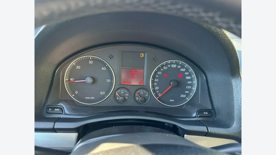 VOLKSWAGEN Golf -