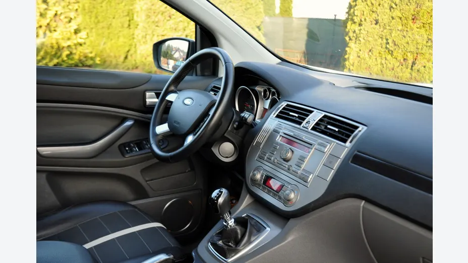 FORD Kuga -
