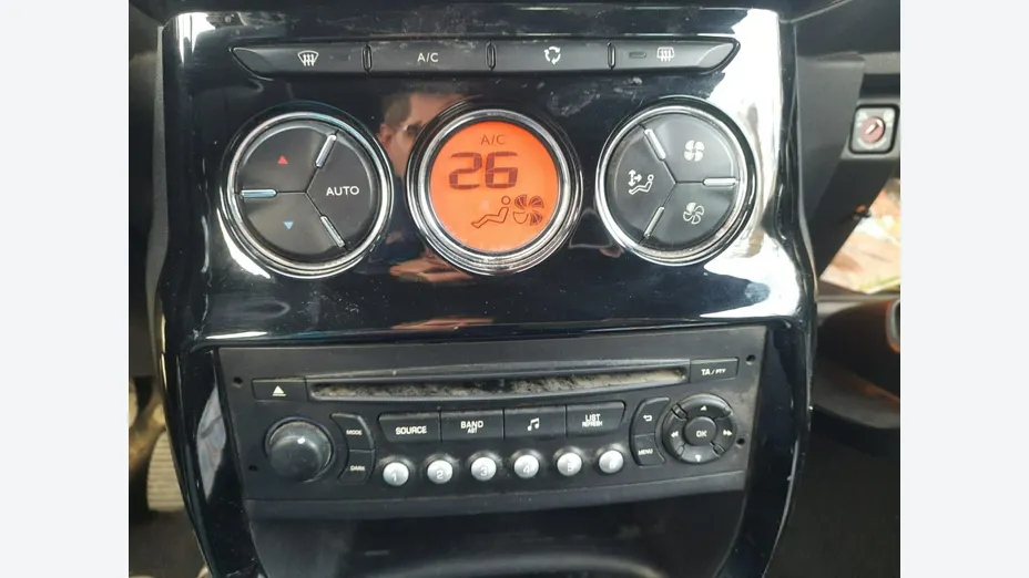 CITROEN DS3 -