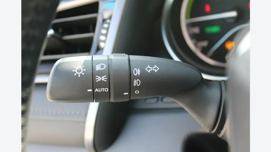 TOYOTA Camry -