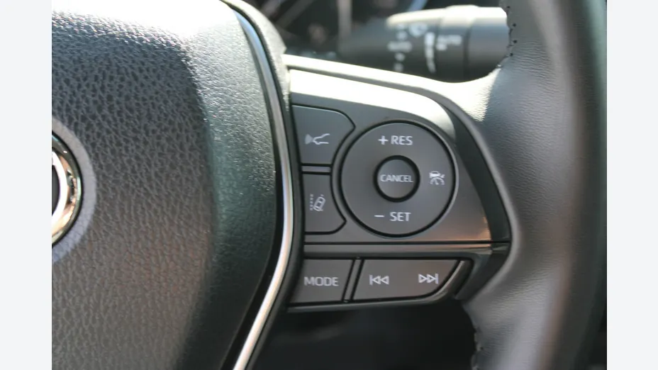 TOYOTA Camry -