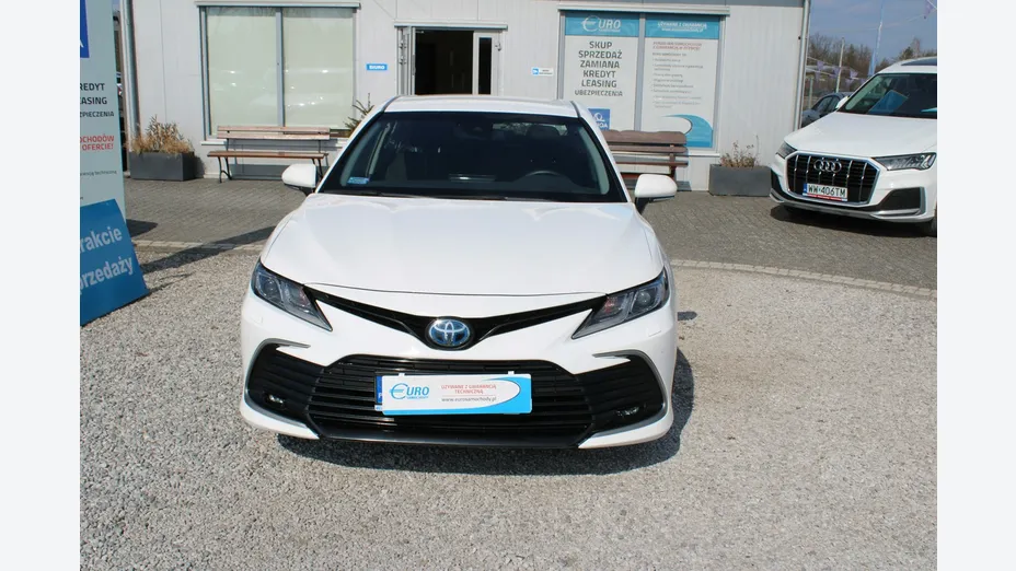 TOYOTA Camry -