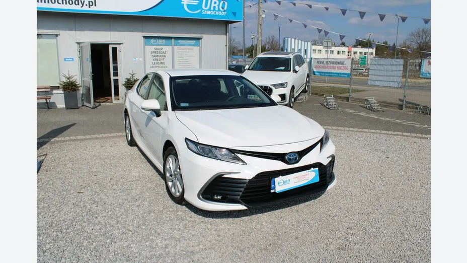 TOYOTA Camry -