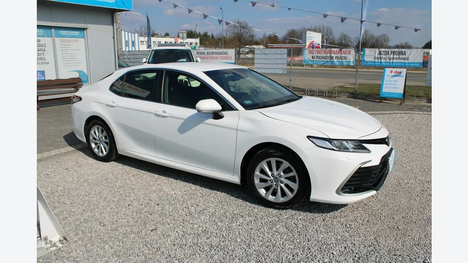 TOYOTA Camry -