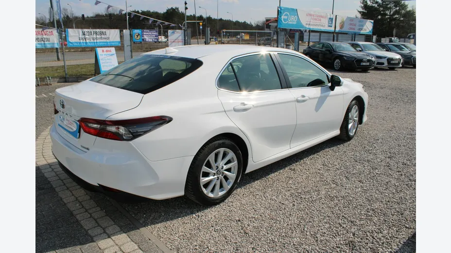 TOYOTA Camry -