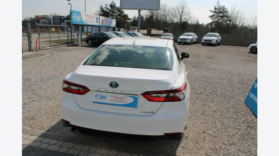 TOYOTA Camry -