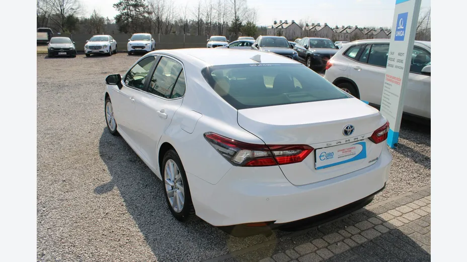 TOYOTA Camry -