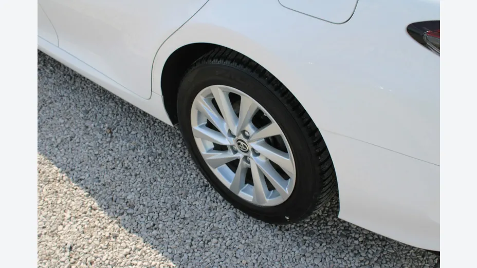 TOYOTA Camry -