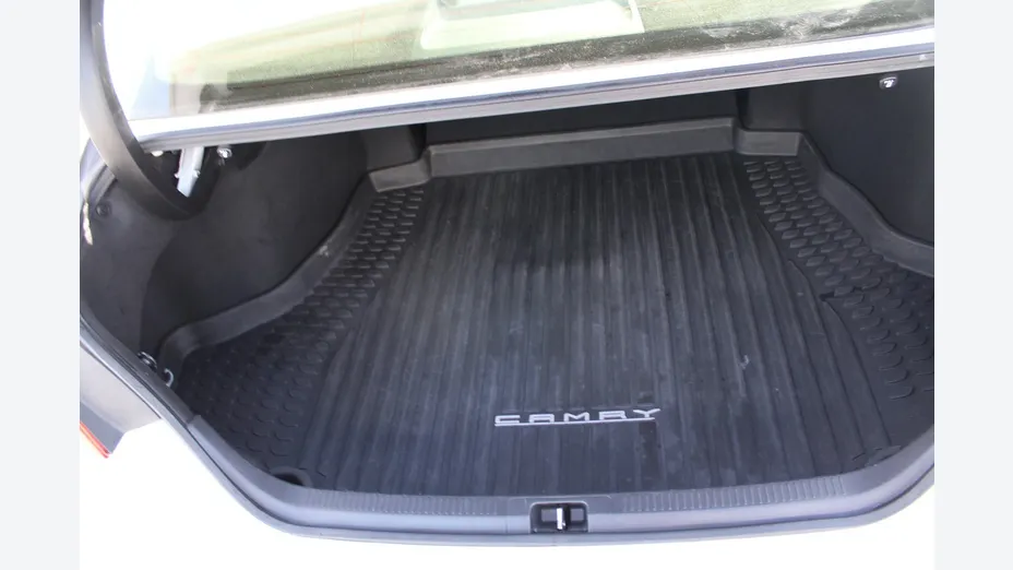 TOYOTA Camry -