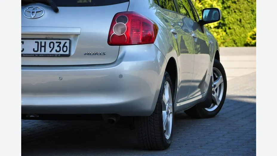 TOYOTA Auris -