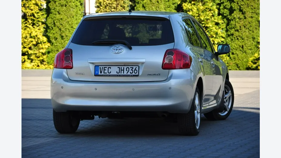 TOYOTA Auris -