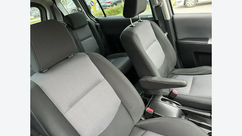 MAZDA 5 -