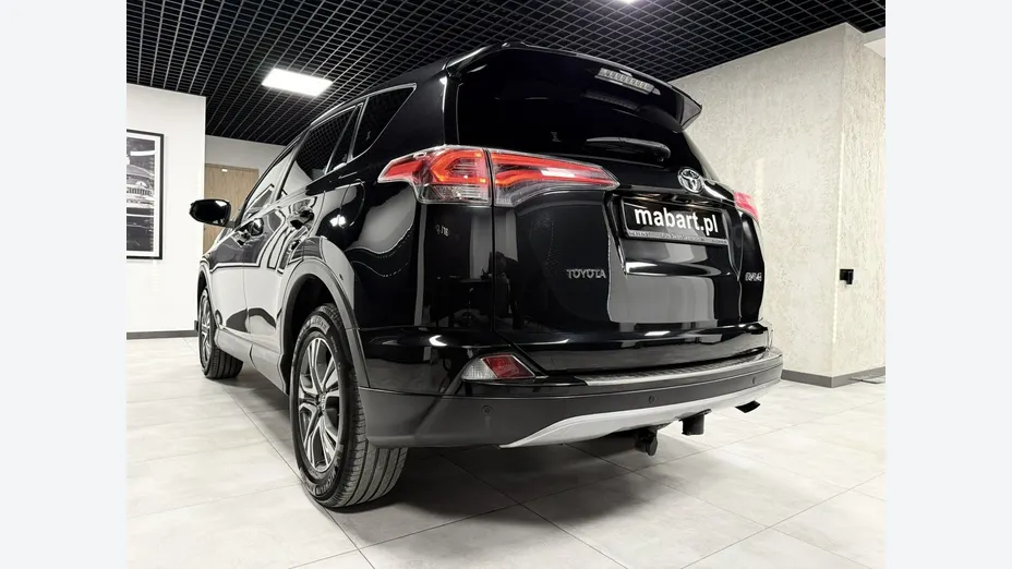 TOYOTA RAV4 -