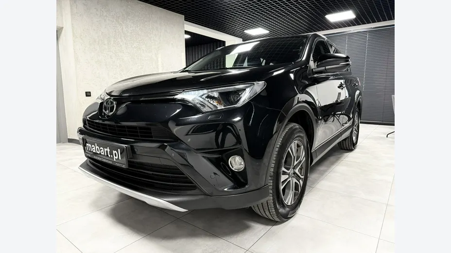 TOYOTA RAV4 -