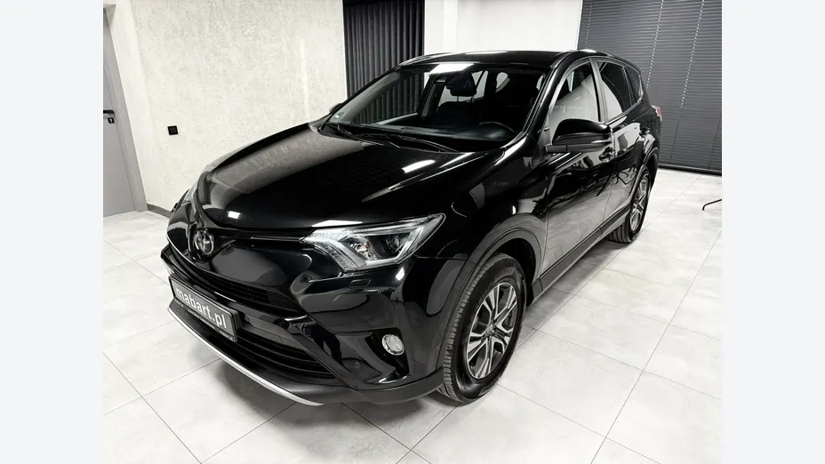 TOYOTA RAV4 -