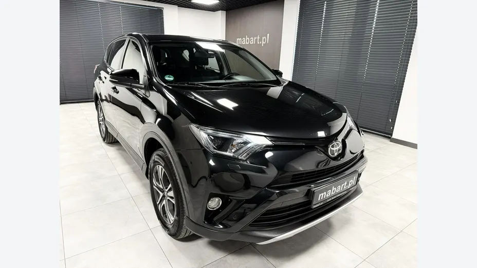 TOYOTA RAV4 -