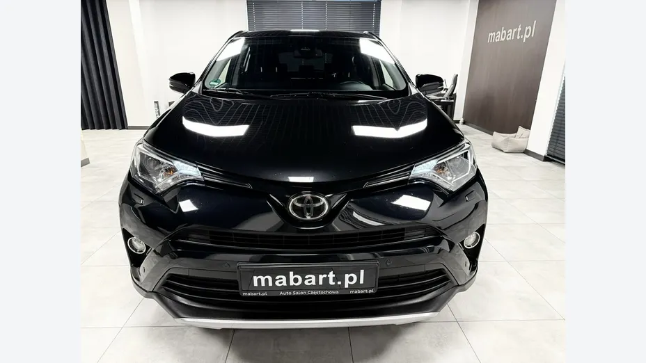 TOYOTA RAV4 -