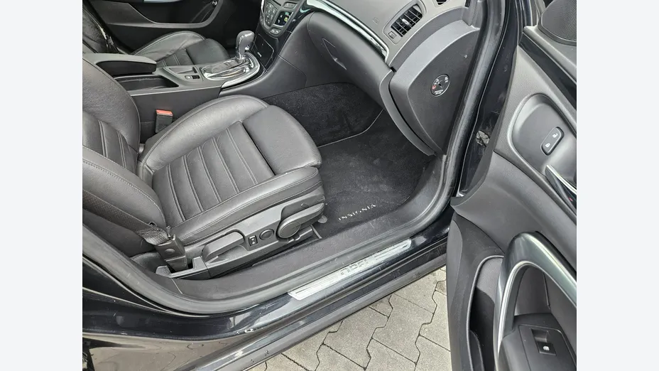 OPEL Insignia -