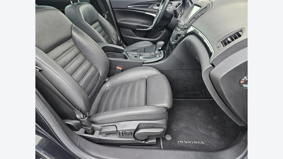 OPEL Insignia -