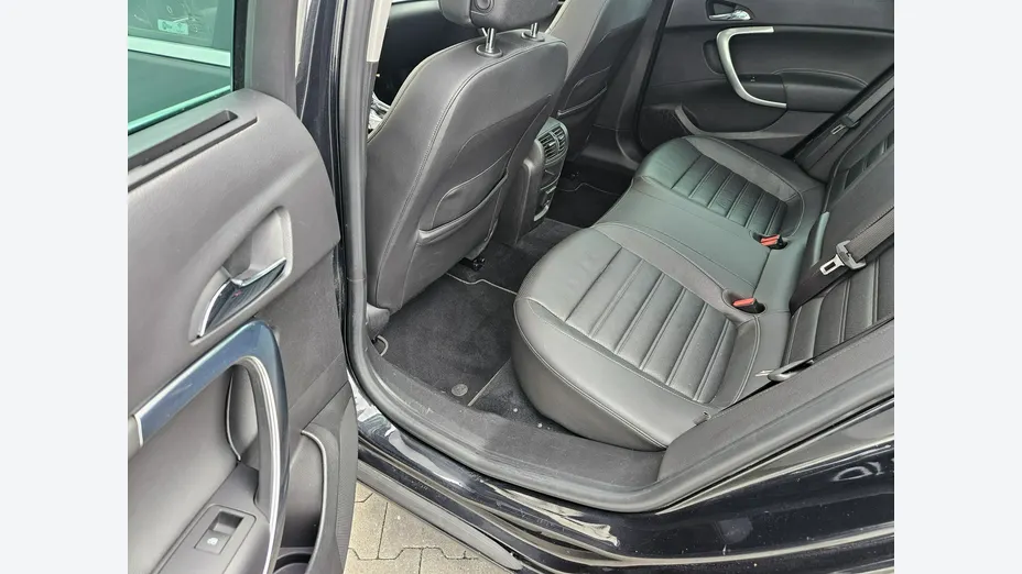OPEL Insignia -